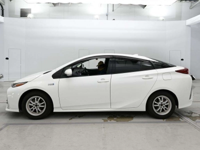 TOYOTA PRIUS PHV