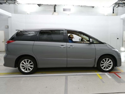 TOYOTA ESTIMA HYBRID