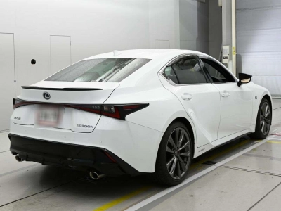 LEXUS IS
