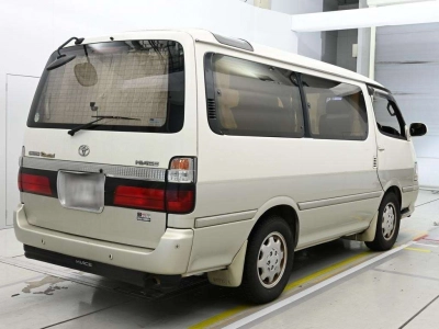 TOYOTA HIACE WAGON