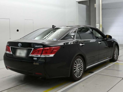 TOYOTA CROWN MAJESTA