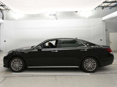 TOYOTA CROWN MAJESTA