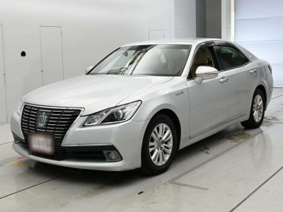 TOYOTA CROWN HYBRID