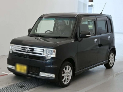 TOYOTA PIXIS SPACE