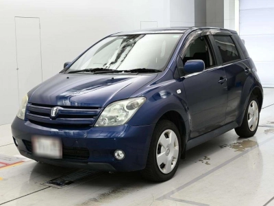 TOYOTA IST