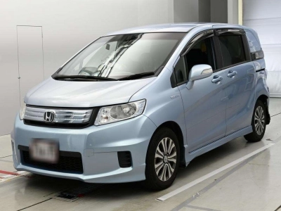 HONDA FREED SPIKE HYBRID