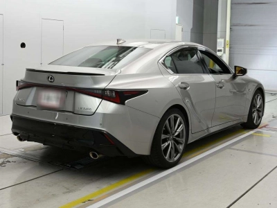 LEXUS IS