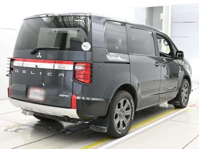 MITSUBISHI DELICA D:5