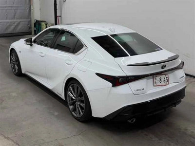 LEXUS IS