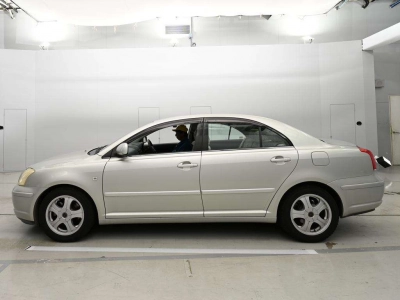 TOYOTA AVENSIS SEDAN