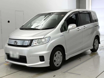 HONDA FREED SPIKE HYBRID