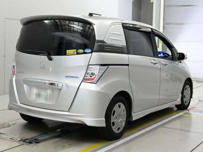 HONDA FREED SPIKE HYBRID