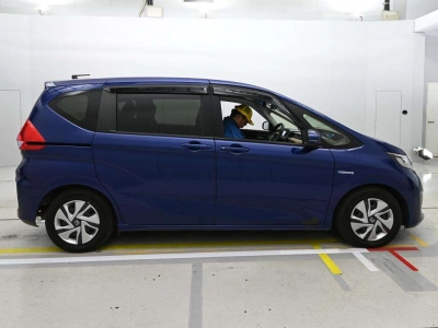 HONDA FREED HYBRID