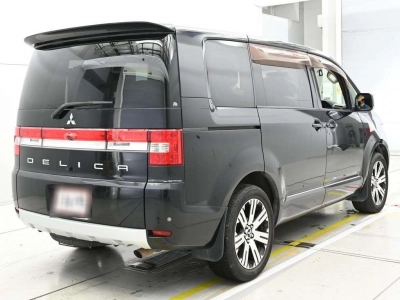 MITSUBISHI DELICA D:5