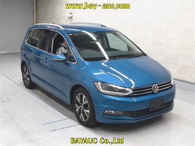 VOLKSWAGEN GOLF TOURAN