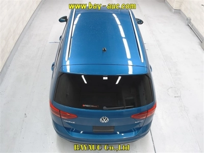 VOLKSWAGEN GOLF TOURAN
