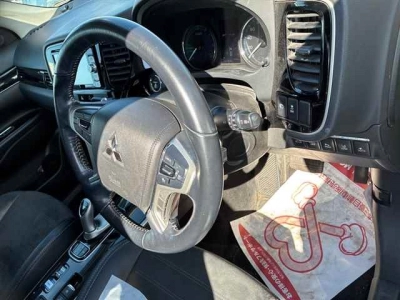 MITSUBISHI OUTLANDER PHEV