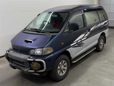 MITSUBISHI DELICA SPACE GEAR
