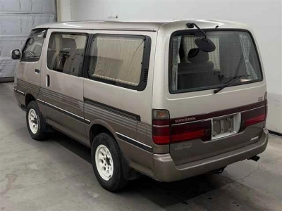 TOYOTA HIACE WAGON