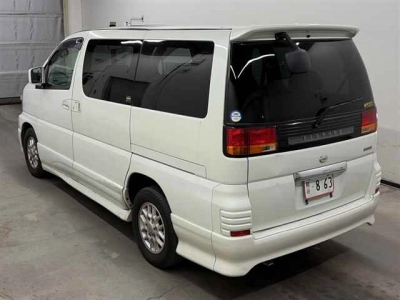 NISSAN ELGRAND