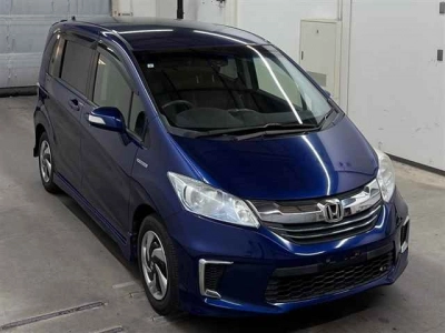 HONDA FREED HYBRID
