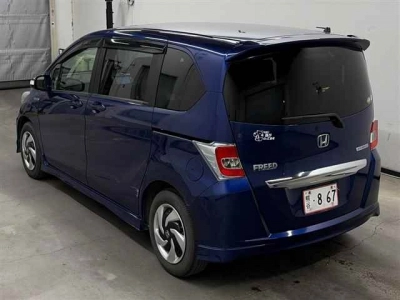 HONDA FREED HYBRID