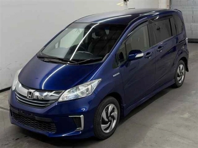 HONDA FREED HYBRID