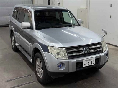 MITSUBISHI PAJERO