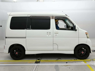 DAIHATSU ATRAI WAGON