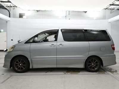 TOYOTA ALPHARD V
