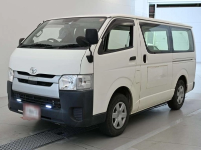 TOYOTA REGIUS VAN