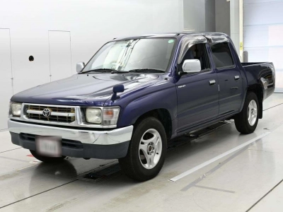 TOYOTA HILUX SPORTS PICK UP