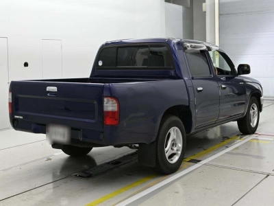 TOYOTA HILUX SPORTS PICK UP