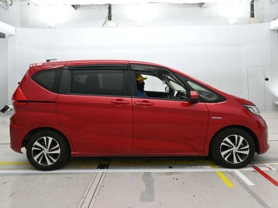HONDA FREED HYBRID