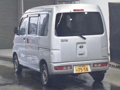 TOYOTA PIXIS VAN
