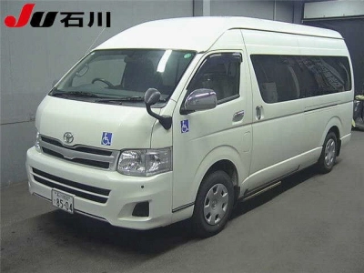 TOYOTA REGIUS VAN