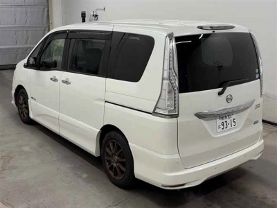 NISSAN SERENA