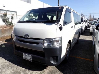 TOYOTA HIACE VAN
