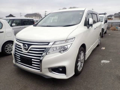 NISSAN ELGRAND