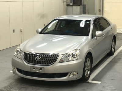TOYOTA CROWN MAJESTA