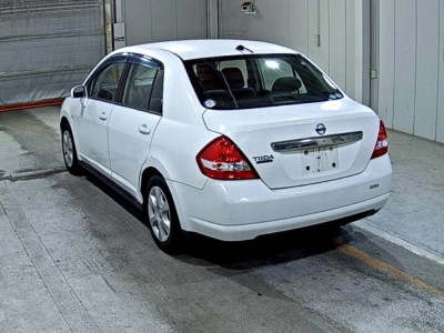NISSAN TIIDA LATIO