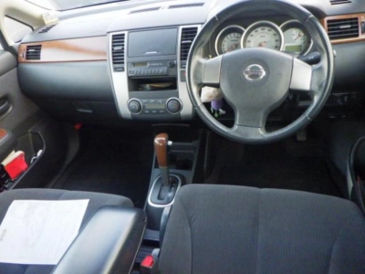 NISSAN TIIDA LATIO