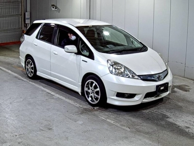 HONDA FIT SHUTTLE HYBRID