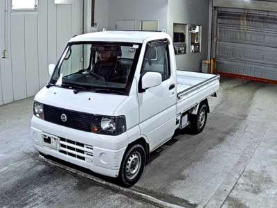 NISSAN CLIPPER TRUCK