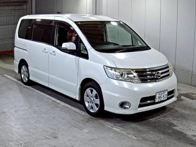 NISSAN SERENA