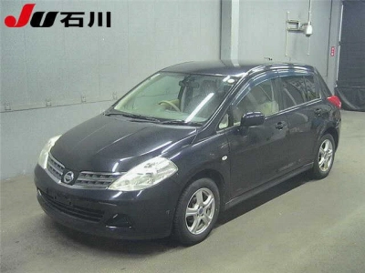 NISSAN TIIDA