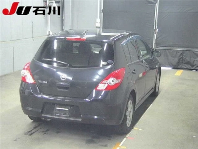 NISSAN TIIDA