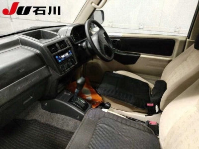 MITSUBISHI PAJERO MINI