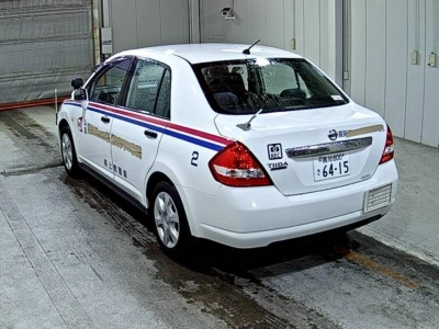 NISSAN TIIDA LATIO