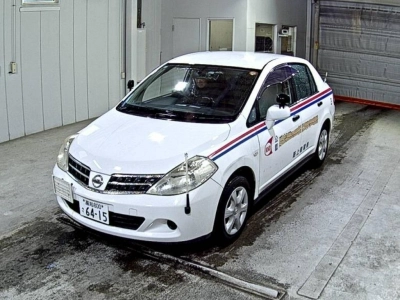 NISSAN TIIDA LATIO